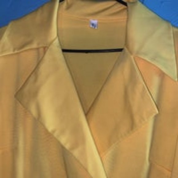 Yellow blazer dress for plus size women - Picture 4 of 6